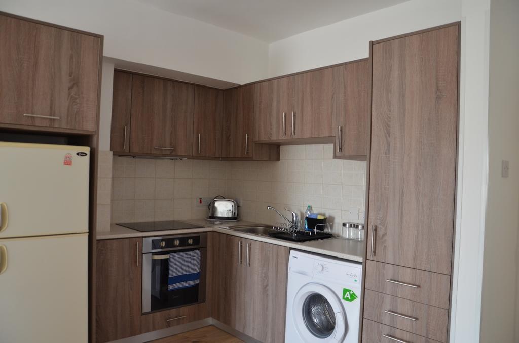 Surf & Sun Holiday Apartments ليماسول المظهر الخارجي الصورة