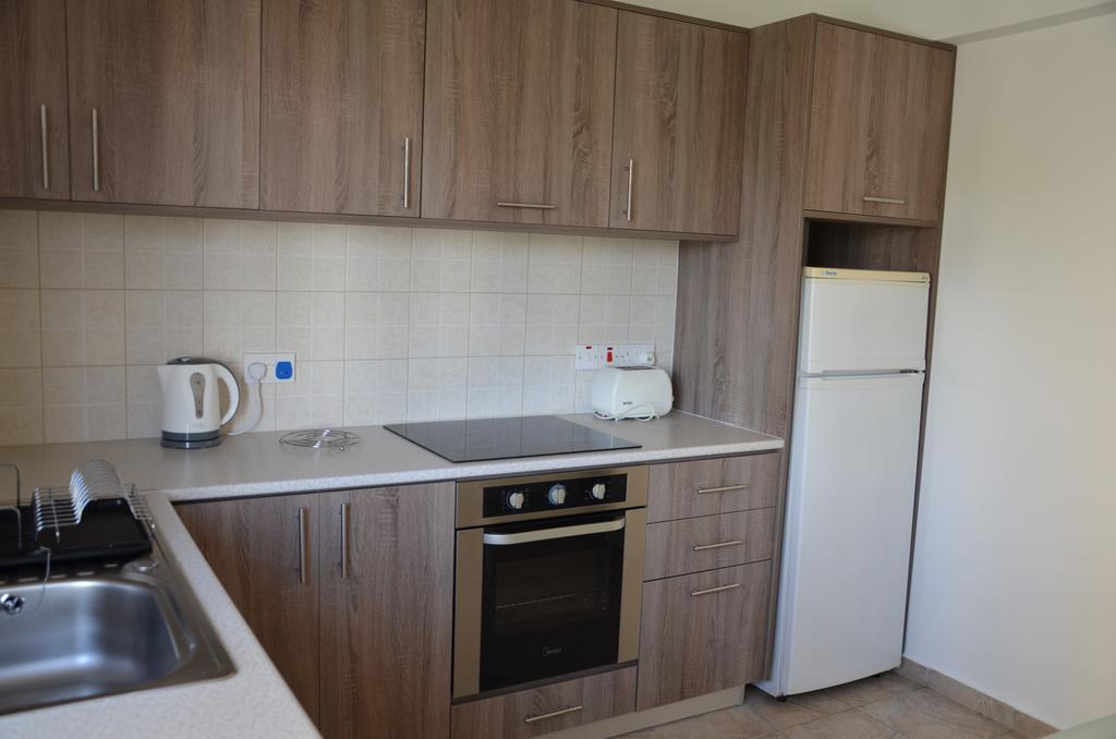 Surf & Sun Holiday Apartments ليماسول المظهر الخارجي الصورة